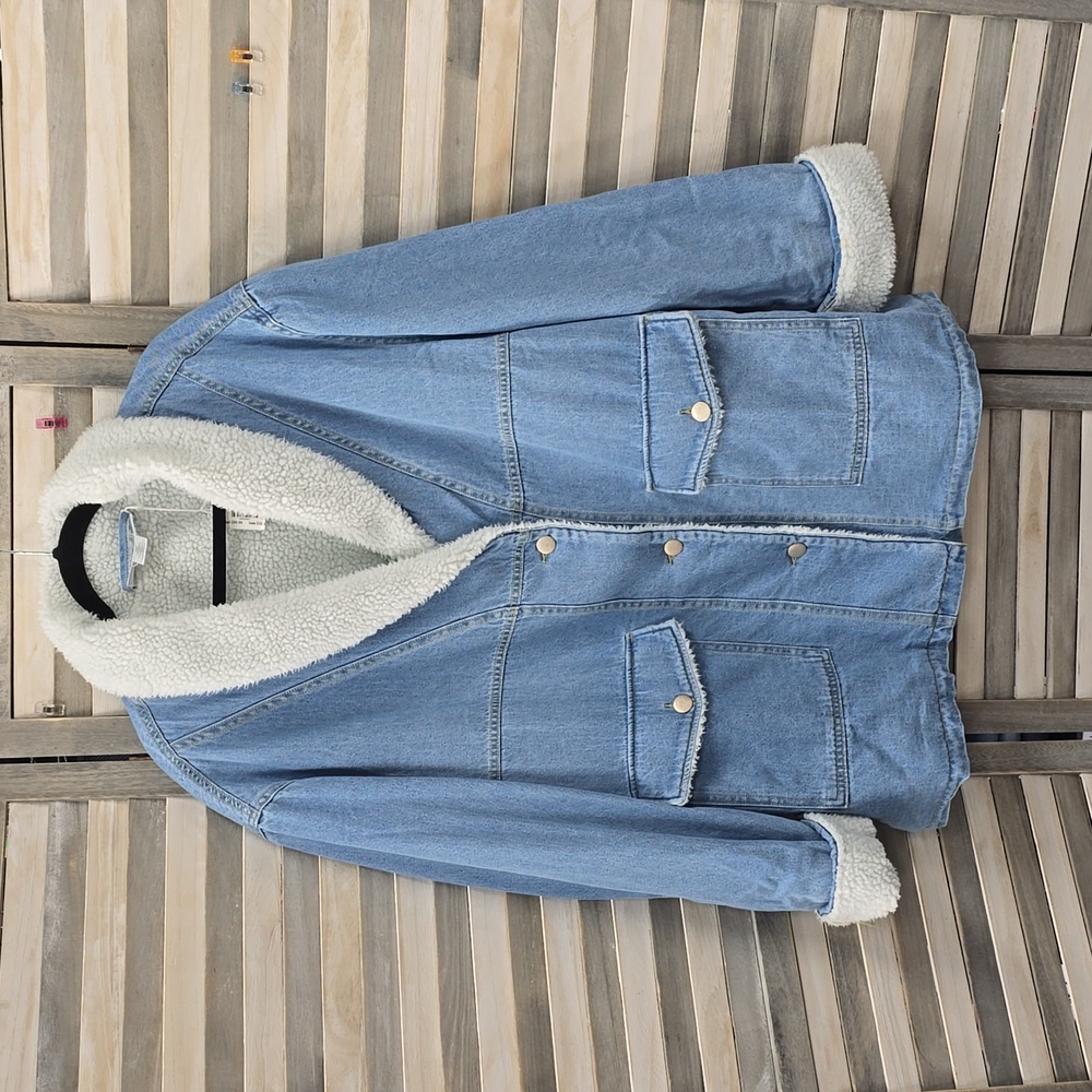 Light Blue Sherpa-Lined Denim Jacket - Unbranded